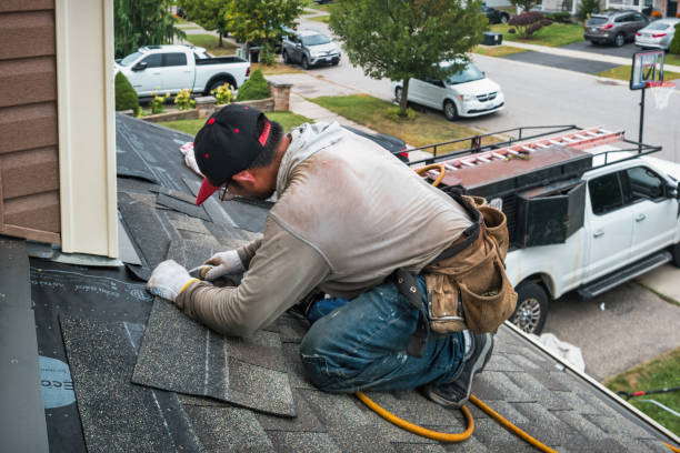 Professional Gutter Installation technician working in New Hope, OR